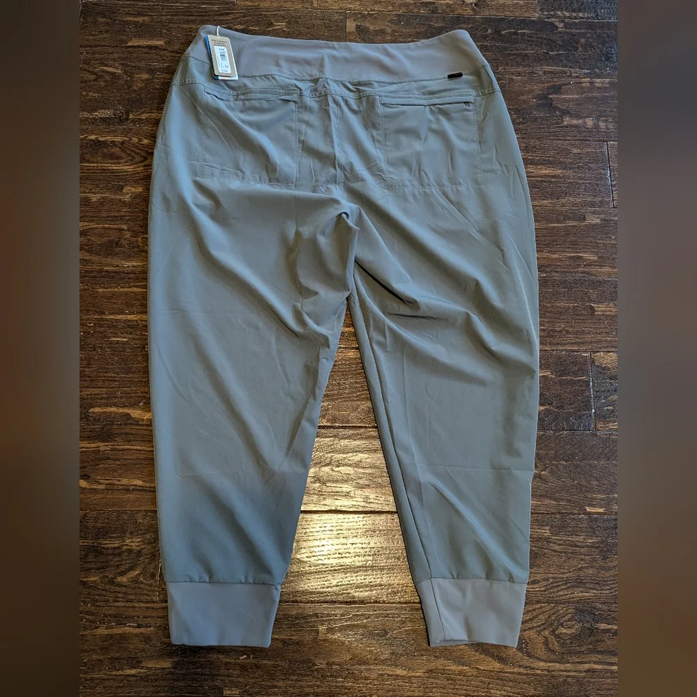 NWT Patagonia Happy Hike Studio Pants in Noble Gray - Picture 3 of 8